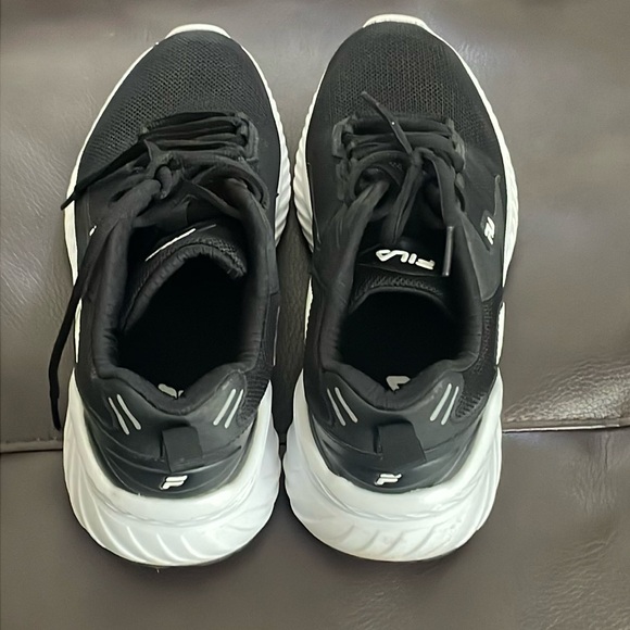 Ladies Fila Running Shoes - Picture 2 of 5